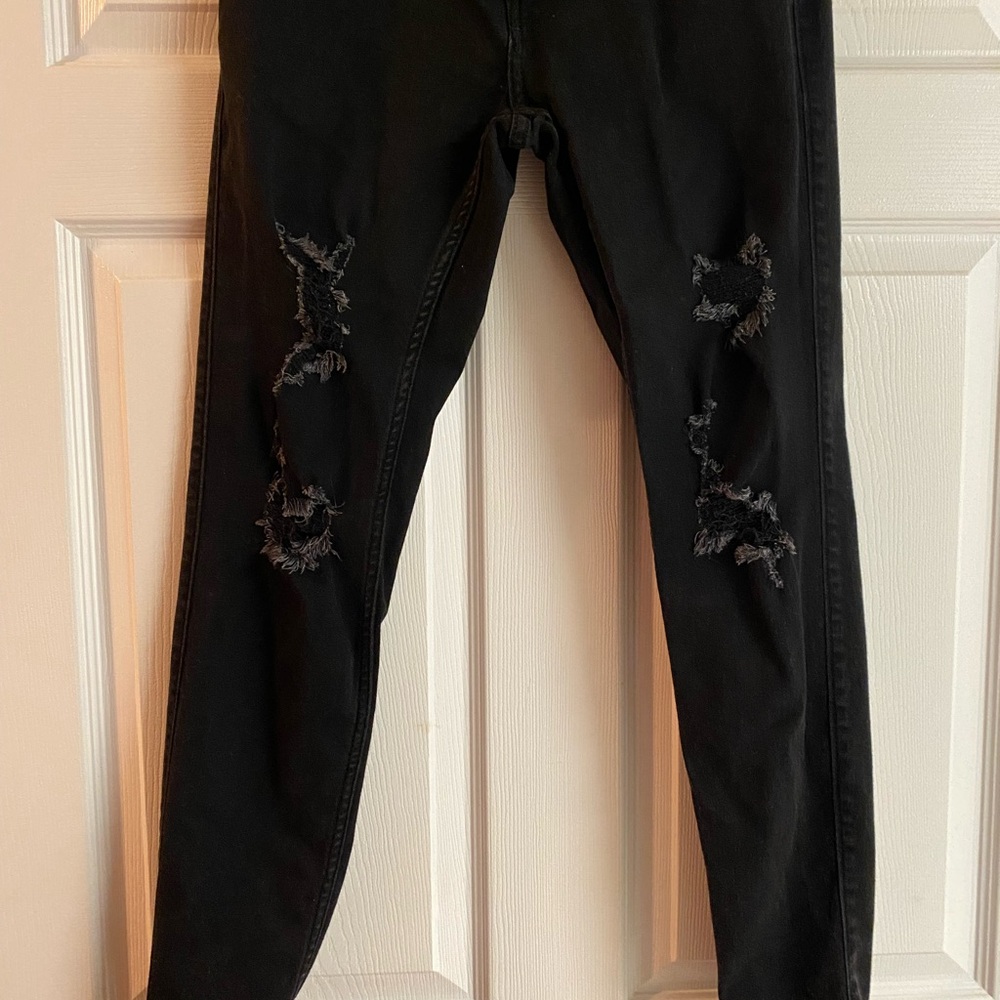 Men’s Black Distressed Jeans